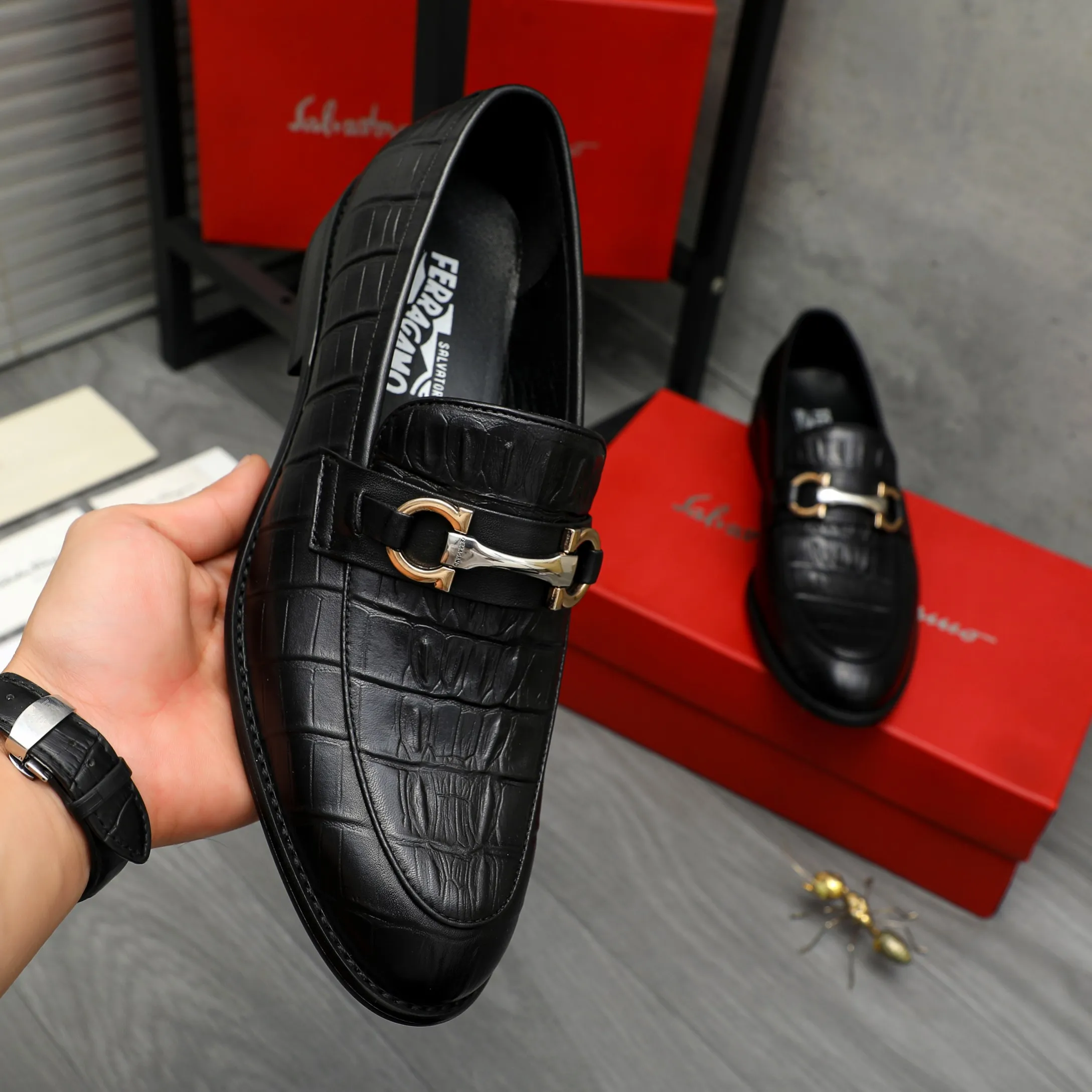 Men's shoes 💰420 Product trademark: Ferragamo " Ferragamo ] Business slip-on leather shoes Regular size: 39-45 (38.46 custom-made, non-refundable) Product materials: Selected stone grain cowhide upper, sheepskin lining, original rubber outsole